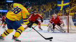 En bild som demonstrerar en av Sveriges alla matcher i hockey-VM