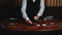 En stillbild från ett blackjack bord online